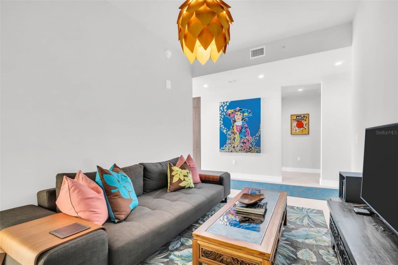 301 1st Street S, Unit 1404, Saint Petersburg, FL 33701 Photo