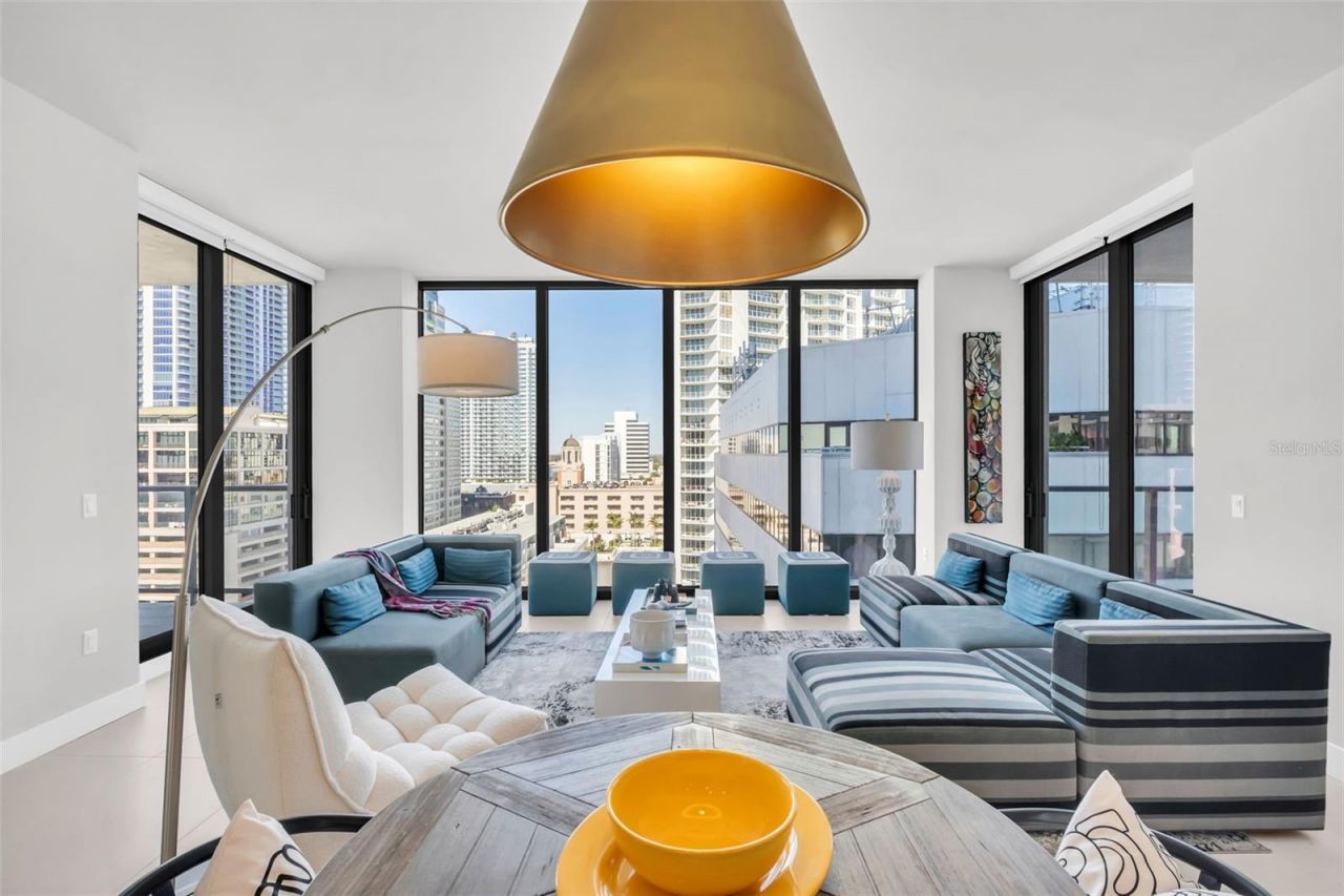 301 1st Street S, Unit 1404, Saint Petersburg, FL 33701 Photo