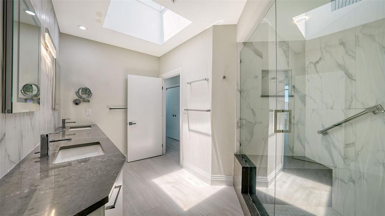 535 Sanctuary Drive, Unit C807, Longboat Key, FL 34228 Photo