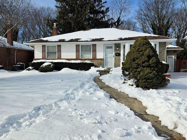 102 Birchwood Park Drive, Syosset, NY 11791