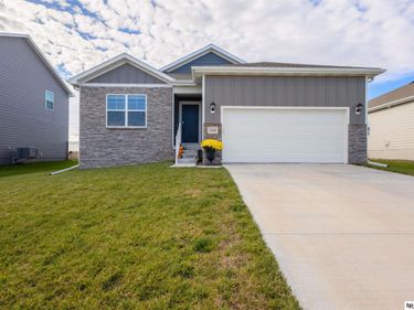 11606 S 191st Avenue , Gretna, NE 68028