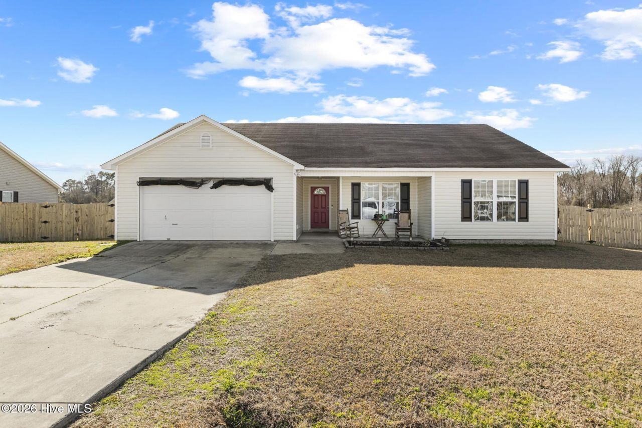 205 High Meadow Court, Richlands, NC 28574 Main Photo