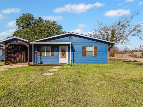 902 Turner Street, Cleburne, TX 76033