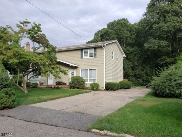 19 Grove St, Unit B, Wanaque, NJ 07465