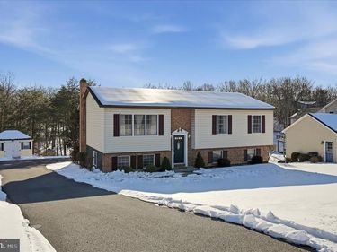 202 MASTERS DRIVE, CROSS JUNCTION, VA 22625