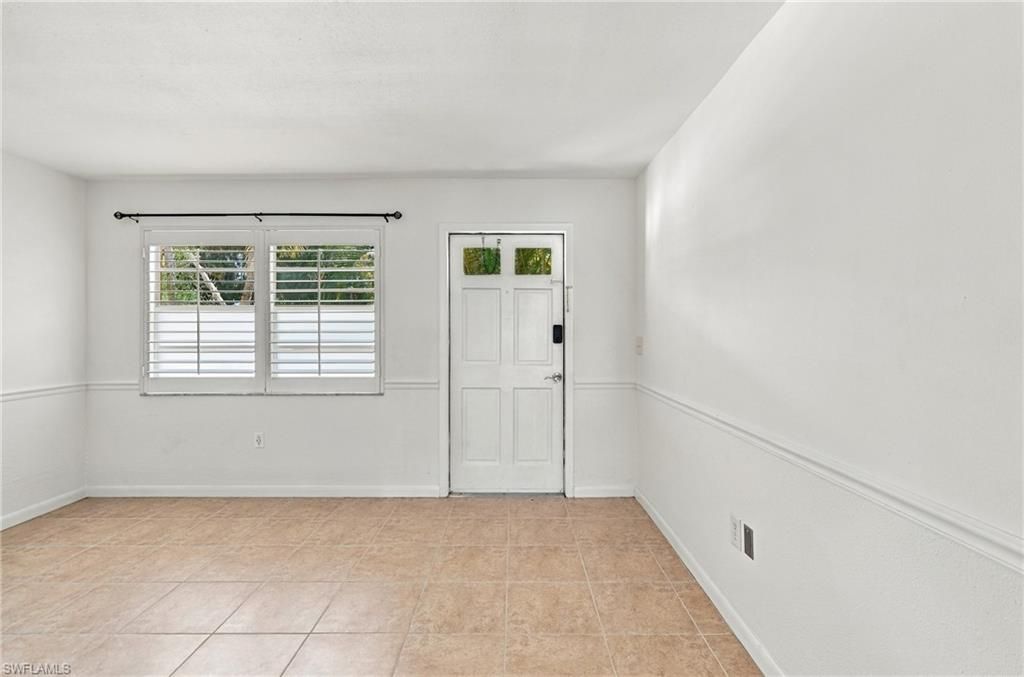 4290 Gulfstream Dr, Unit 5, Naples, FL 34112 Photo