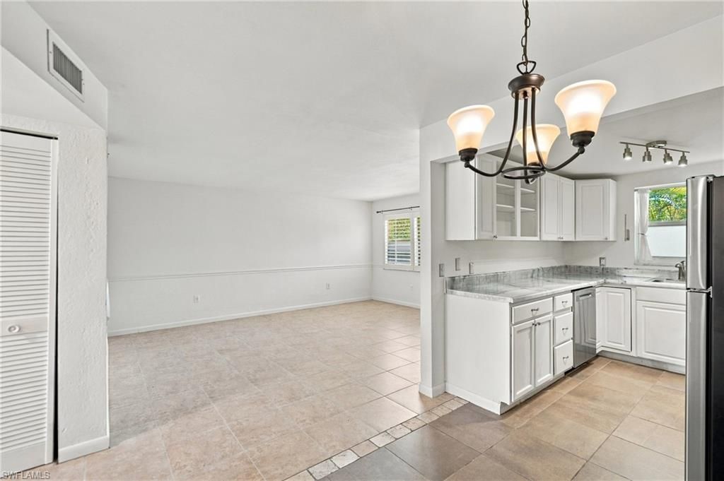 4290 Gulfstream Dr, Unit 5, Naples, FL 34112 Photo
