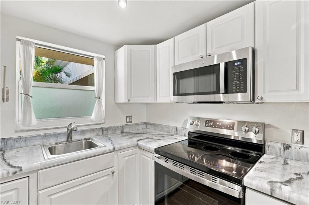 4290 Gulfstream Dr, Unit 5, Naples, FL 34112 Photo