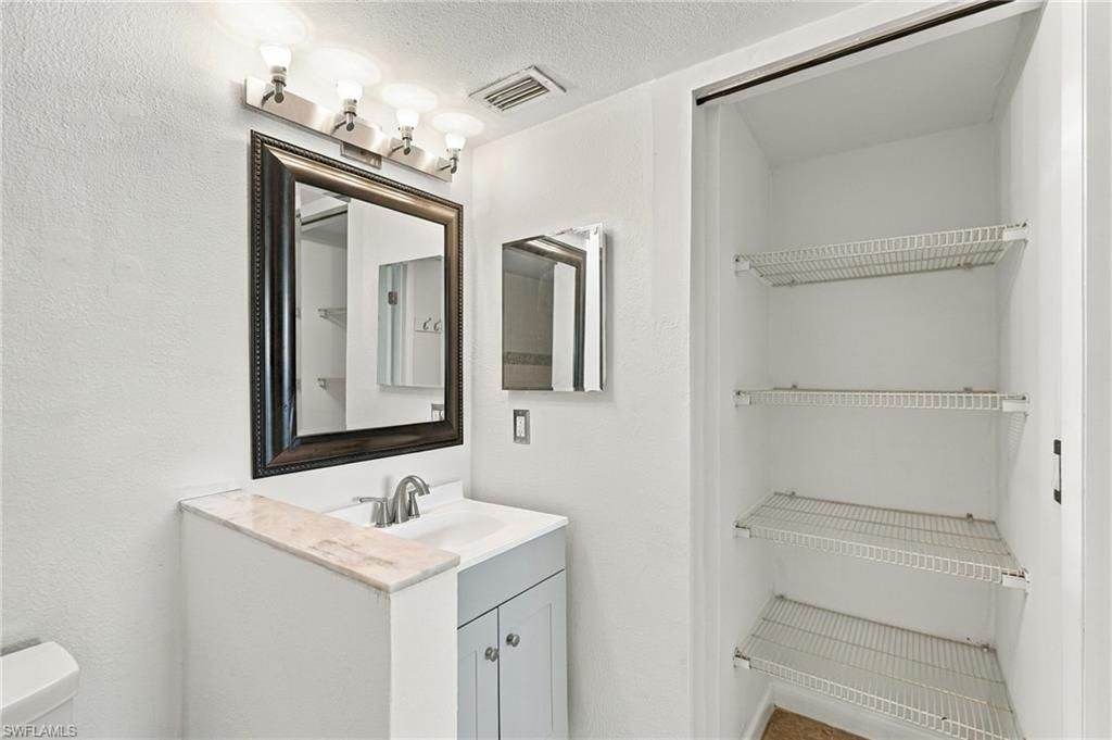 4290 Gulfstream Dr, Unit 5, Naples, FL 34112 Photo