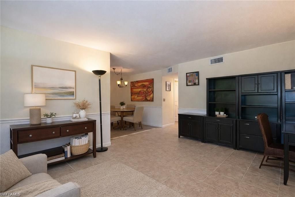 4290 Gulfstream Dr, Unit 5, Naples, FL 34112 Photo