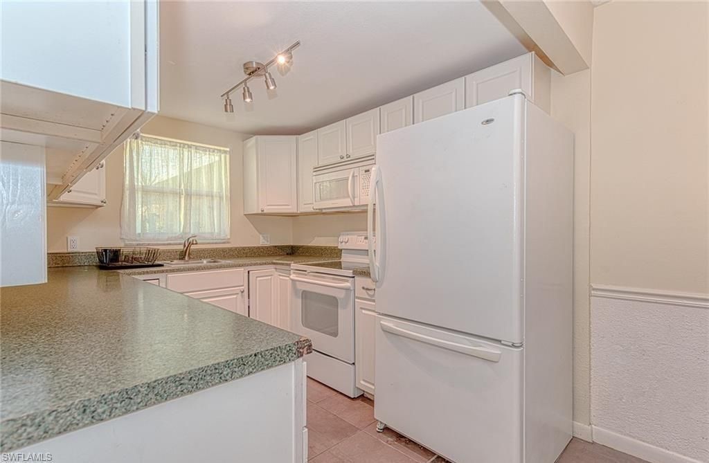 4290 Gulfstream Dr, Unit 5, Naples, FL 34112 Photo