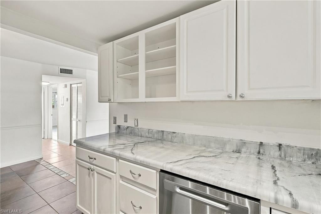 4290 Gulfstream Dr, Unit 5, Naples, FL 34112 Photo