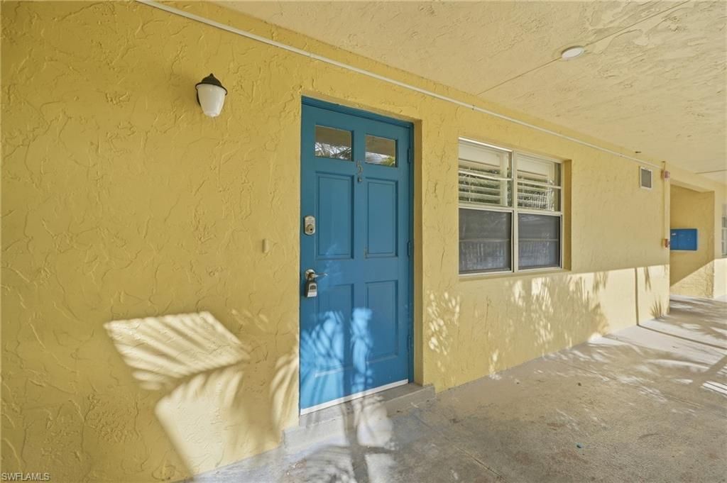 4290 Gulfstream Dr, Unit 5, Naples, FL 34112 Photo