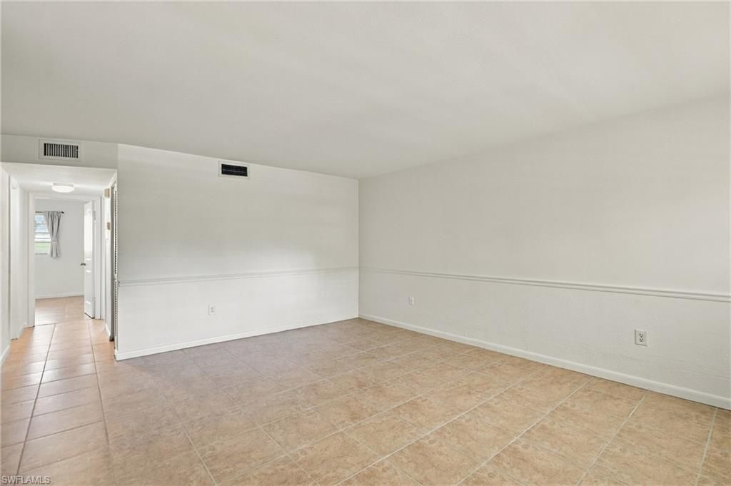 4290 Gulfstream Dr, Unit 5, Naples, FL 34112 Photo