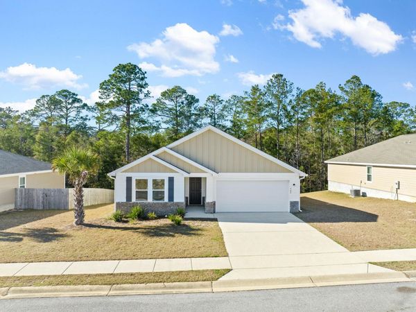 462 Whispering Creek Avenue, Freeport, FL 32439