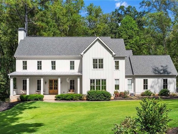 124 Long Shadows Drive , Alpharetta, GA 30004