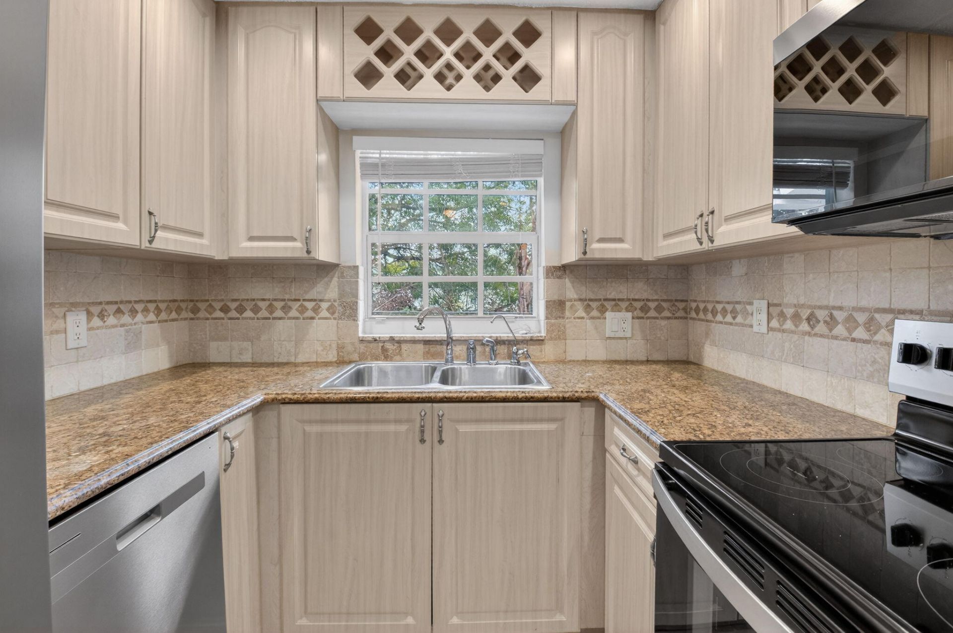 9197 SW 3rd Street, Boca Raton, FL 33428 Photo