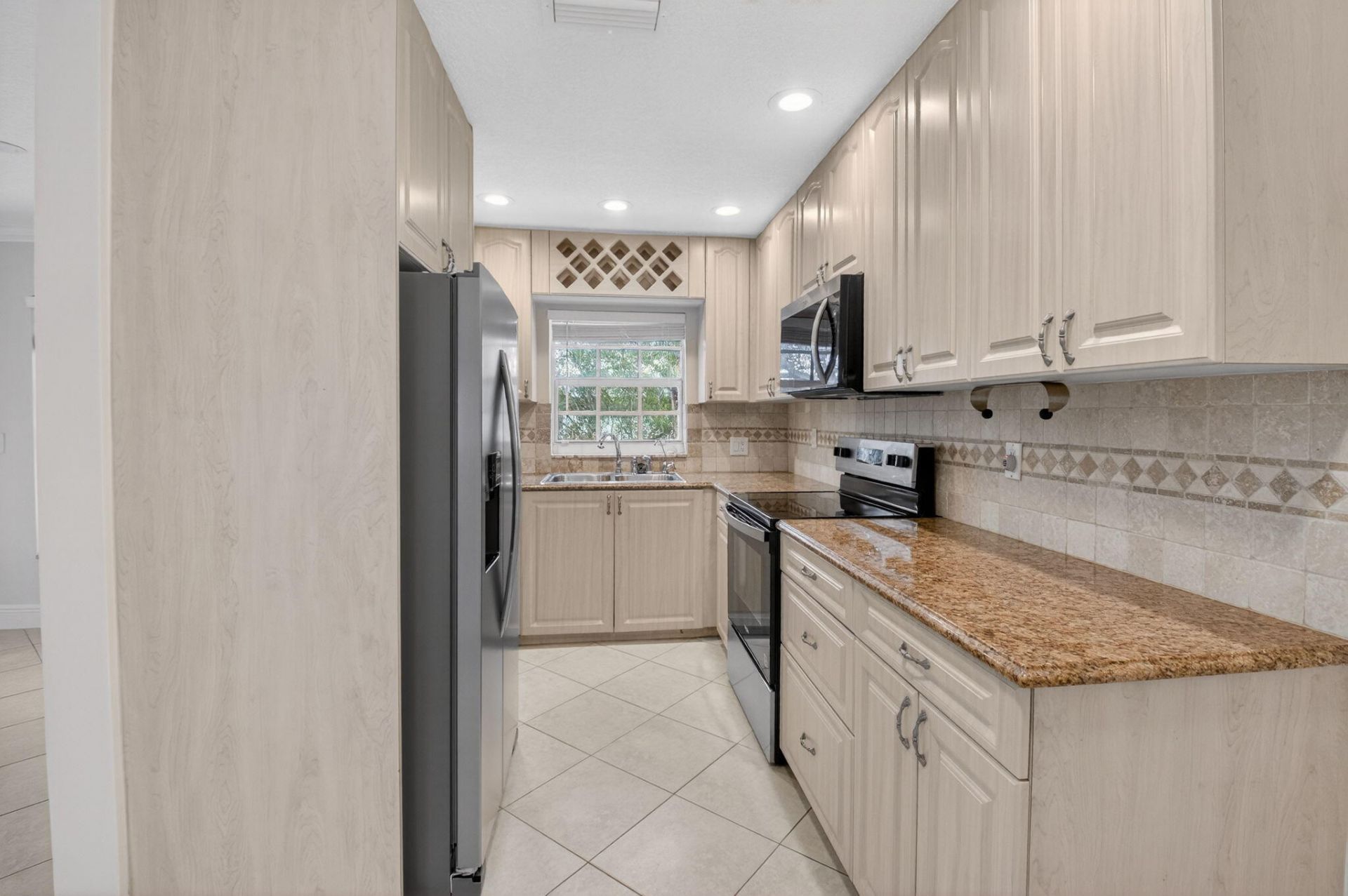 9197 SW 3rd Street, Boca Raton, FL 33428 Photo