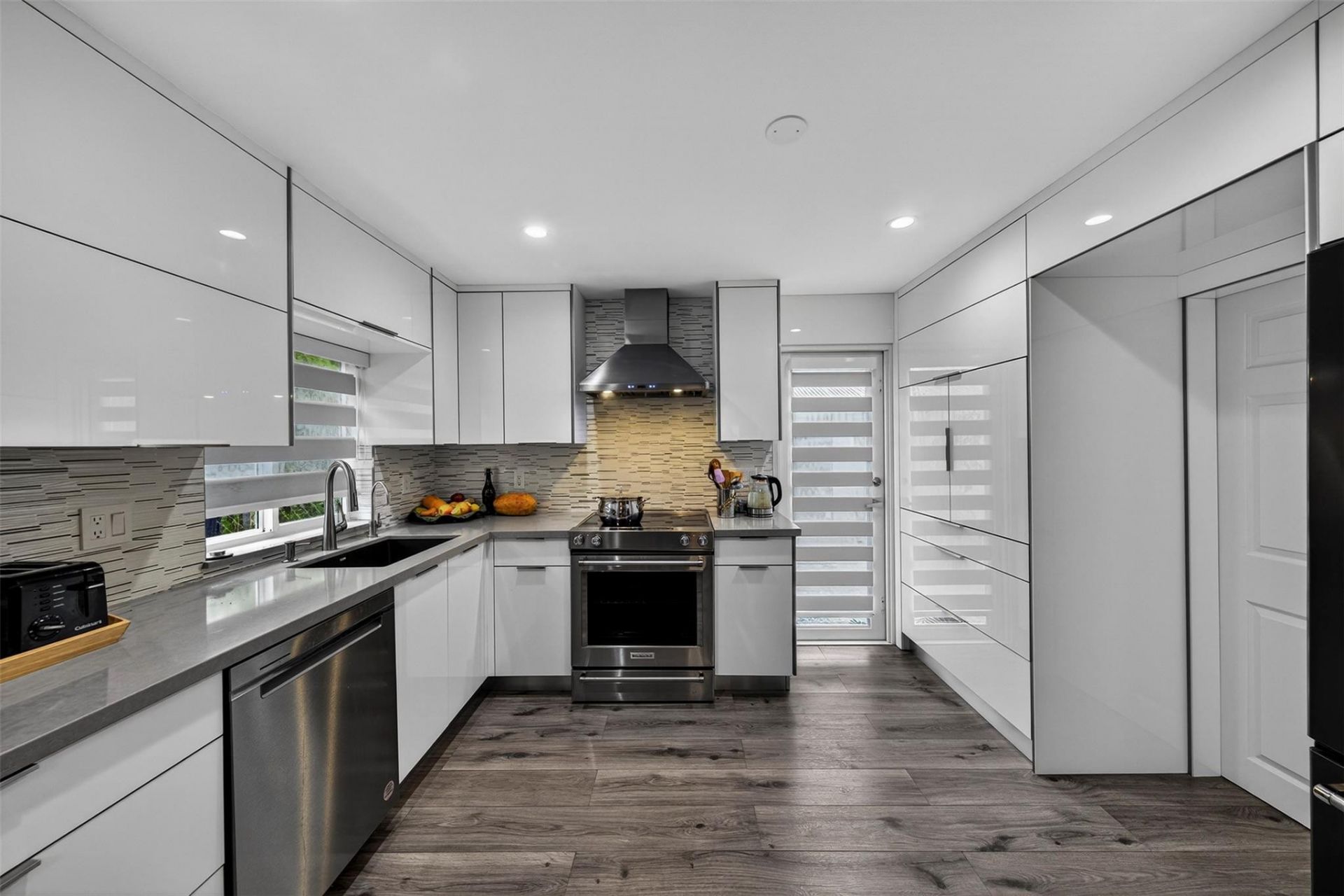 918 NE 4th Street, Hallandale Beach, FL 33009 Photo