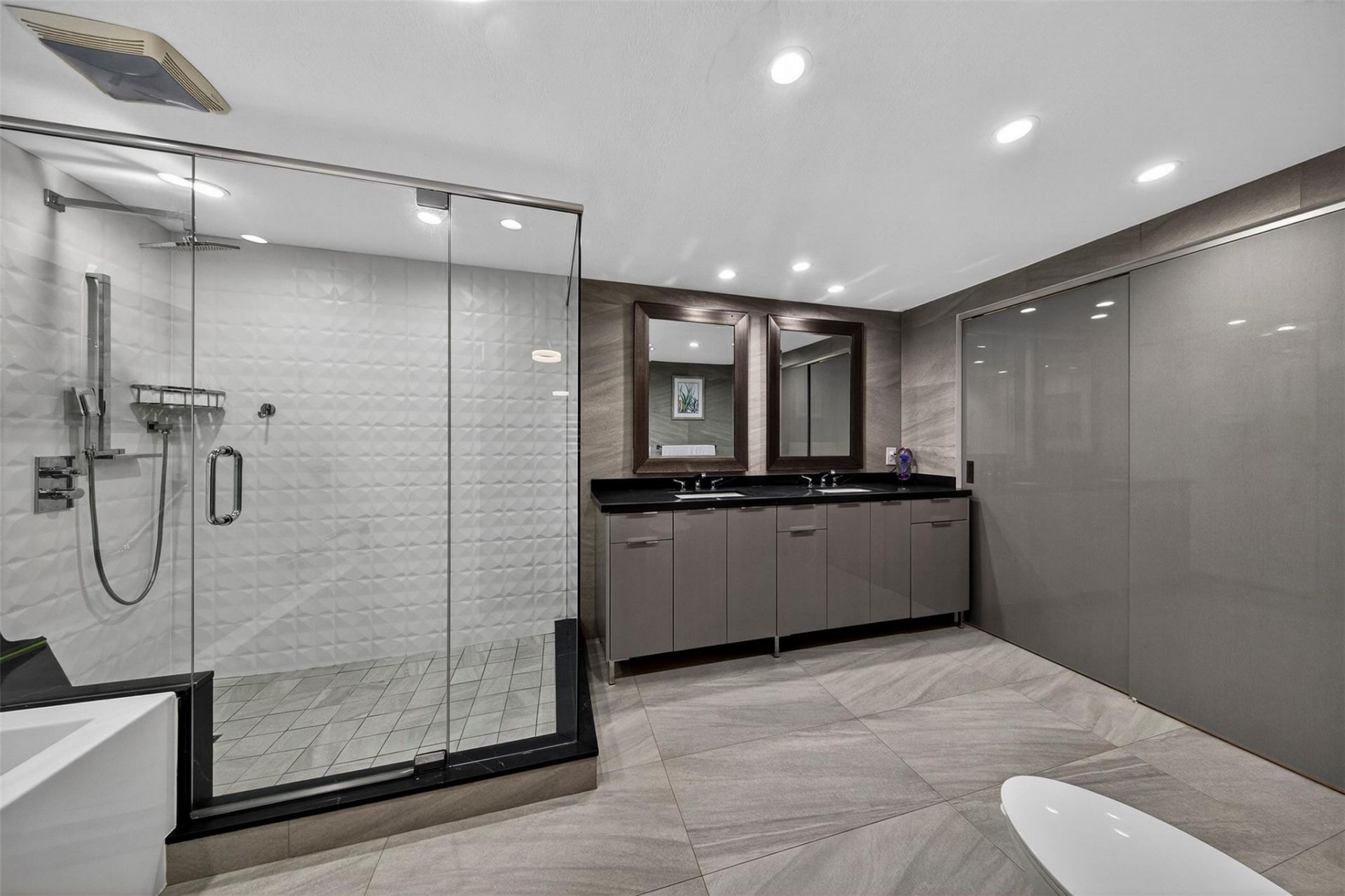 918 NE 4th Street, Hallandale Beach, FL 33009 Photo