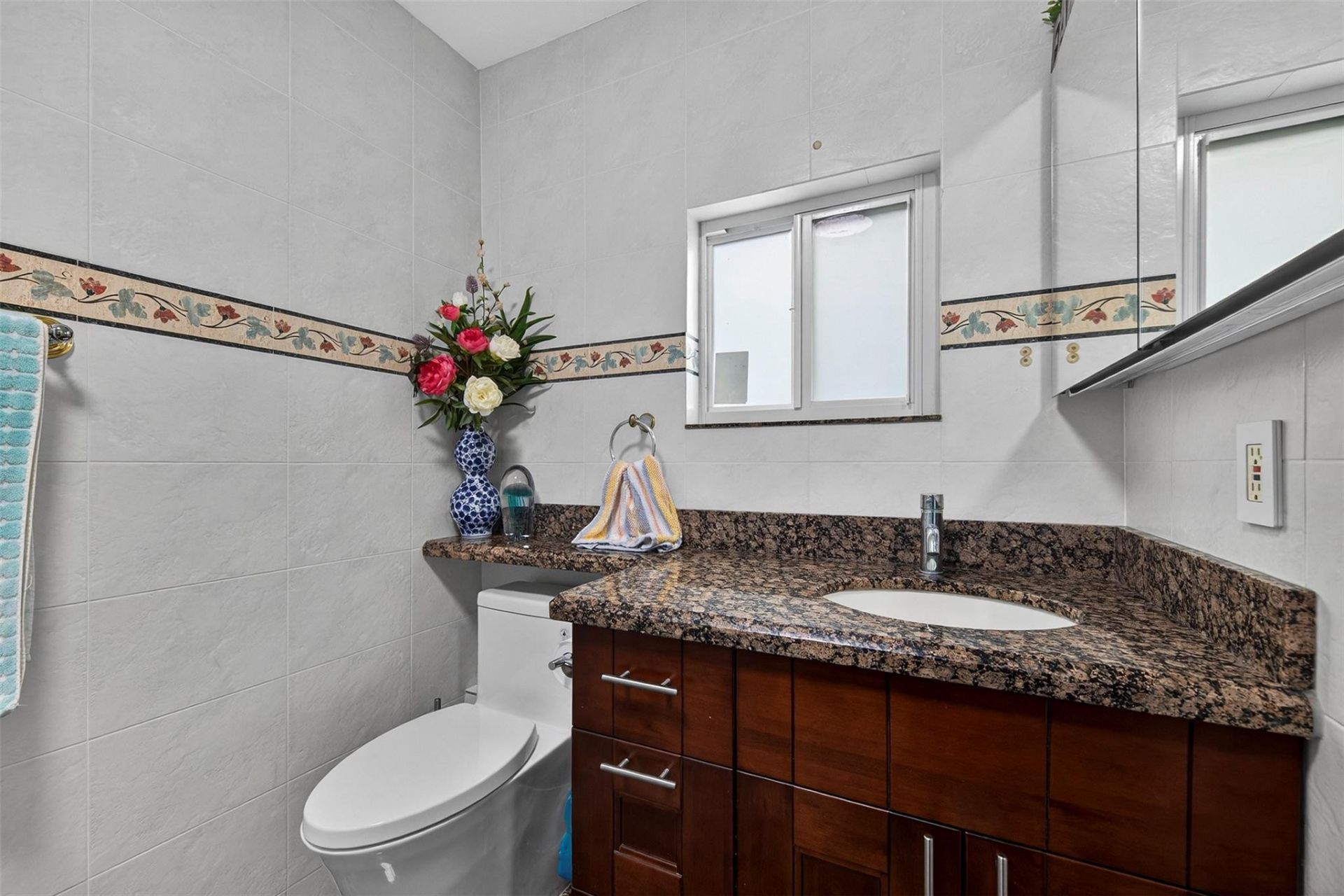 918 NE 4th Street, Hallandale Beach, FL 33009 Photo