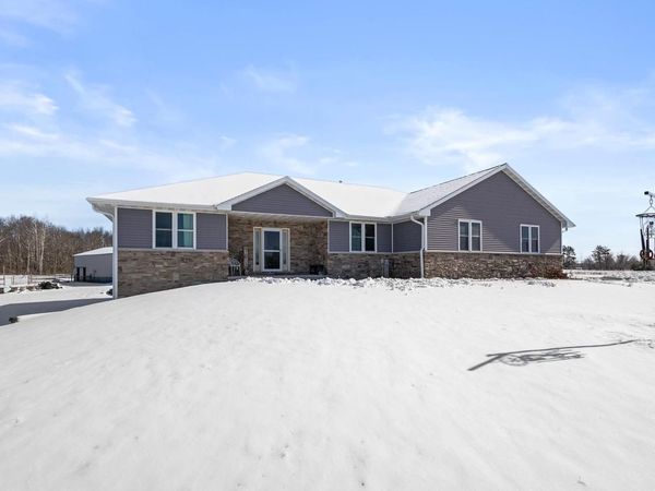 8464 COUNTY ROAD S, Pulaski, WI 54162