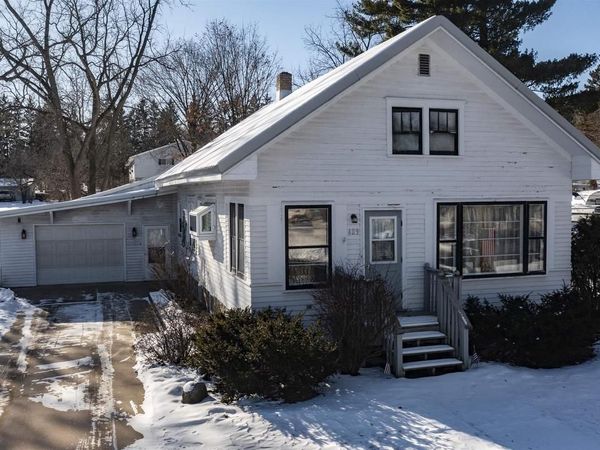 409 E SUMNER STREET, Weyauwega, WI 54983