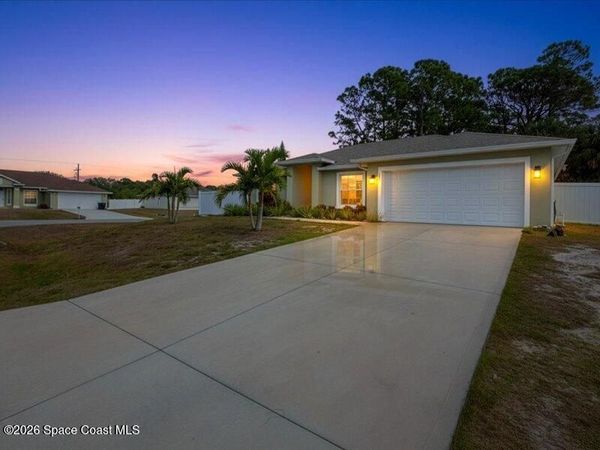 587 Plumbago Road NW , Palm Bay, FL 32907