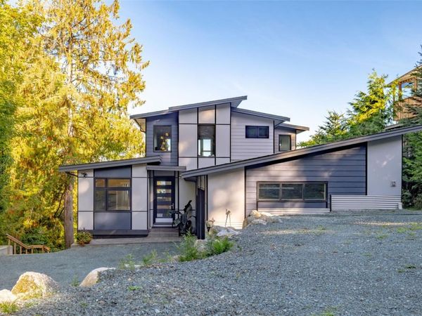 10333 Chemainus Rd, Saltair, BC V0R 1K2