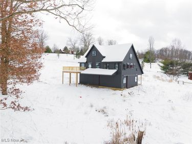 3640 NW Hope Road, Magnolia, OH 44643