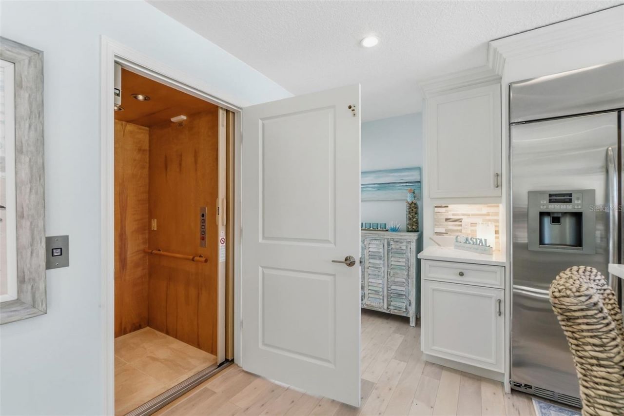 1725 Baywood Drive, Sarasota, FL 34231 Photo