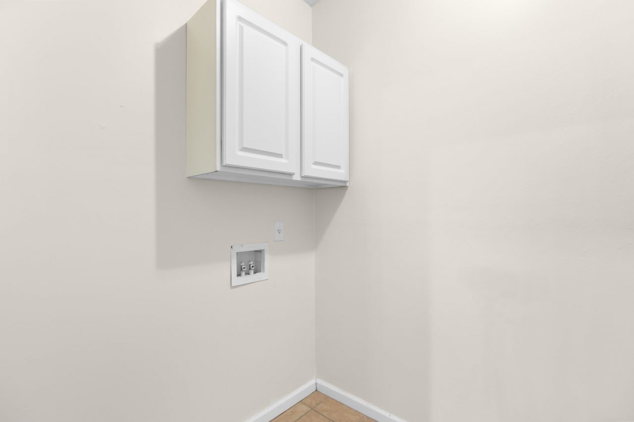 5846 Longwood Dr. Photo 21