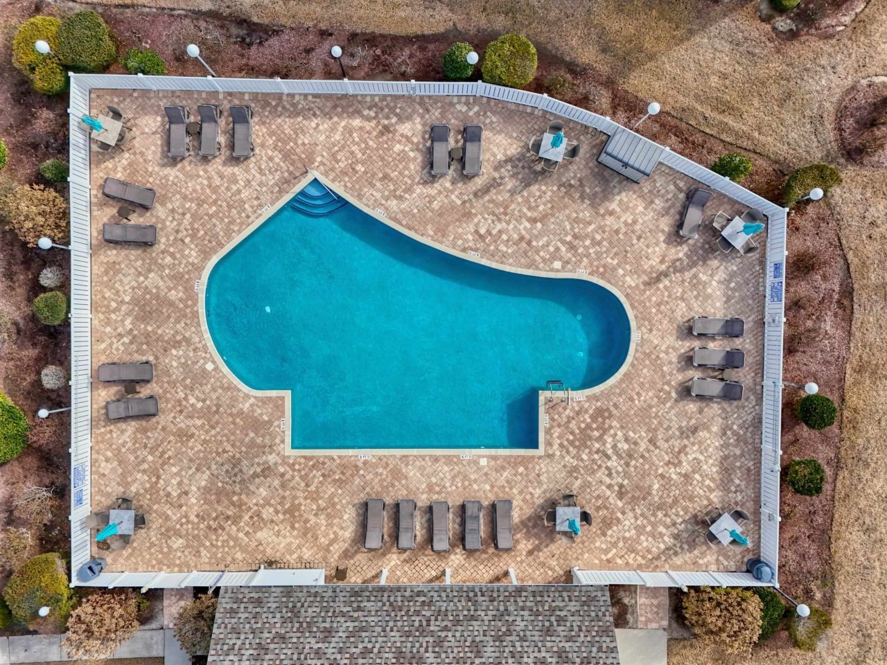 5846 Longwood Dr. Photo 37