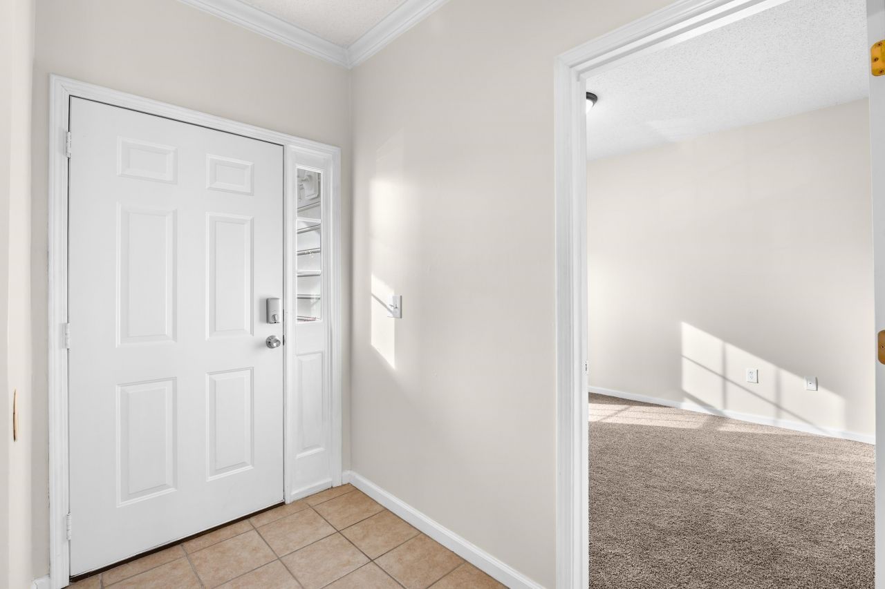 5846 Longwood Dr. Photo 4