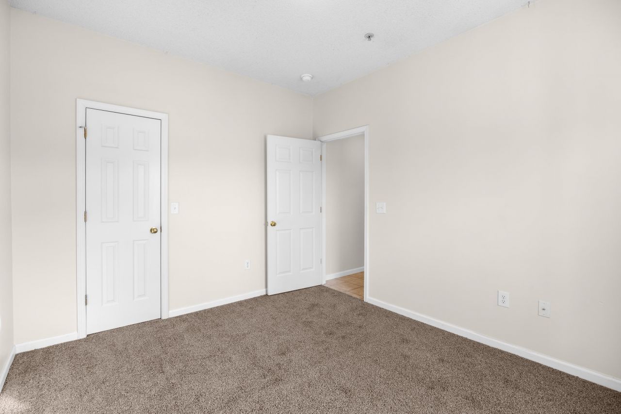 5846 Longwood Dr. Photo 5