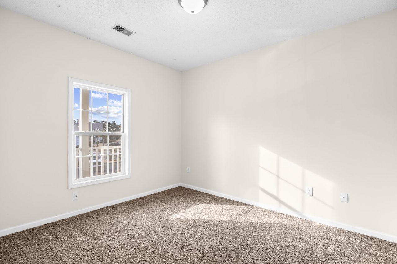 5846 Longwood Dr. Photo 6