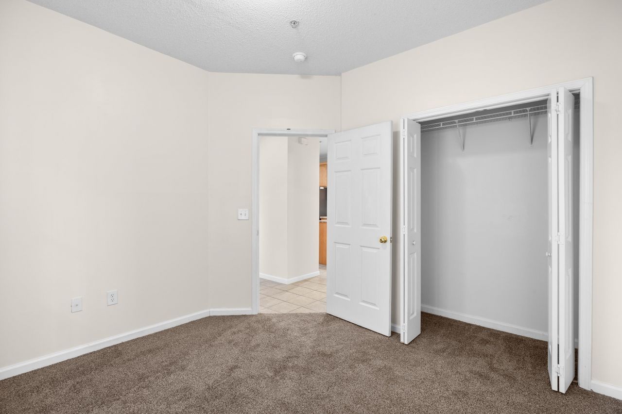 5846 Longwood Dr. Photo 9