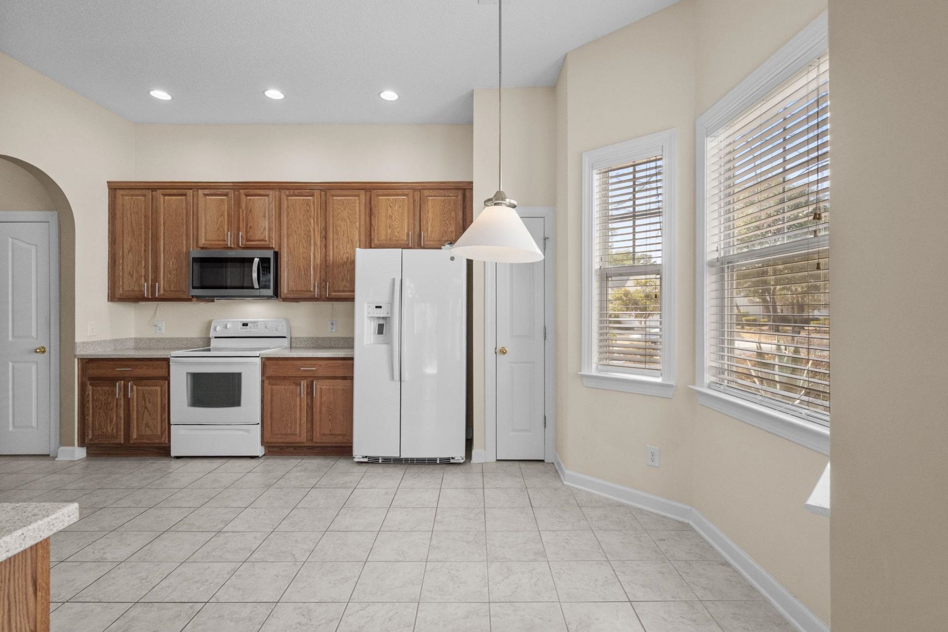 242 Barony Pl. Photo 10