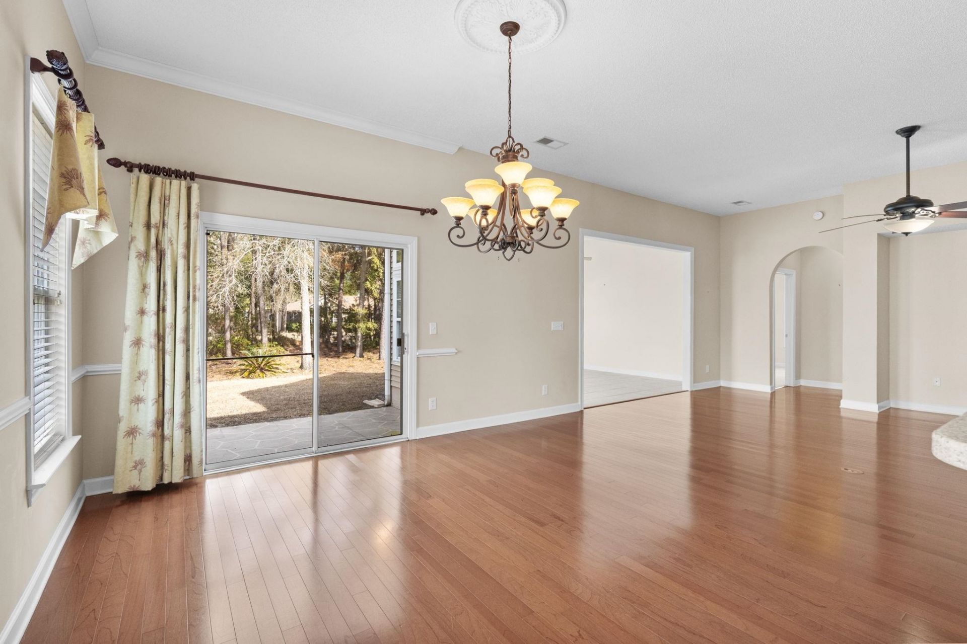 242 Barony Pl. Photo 11
