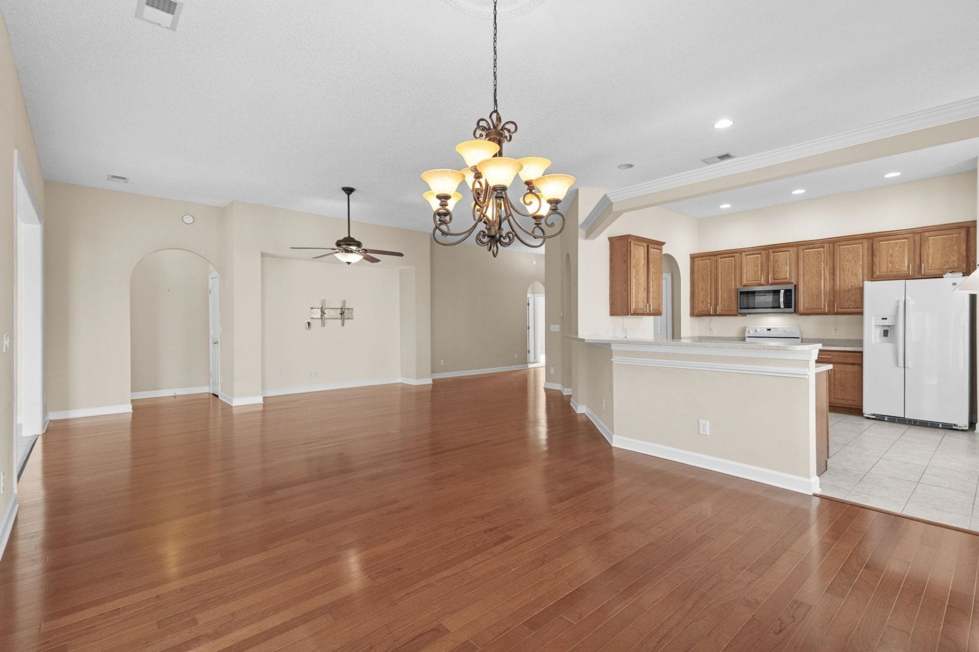242 Barony Pl. Photo 13