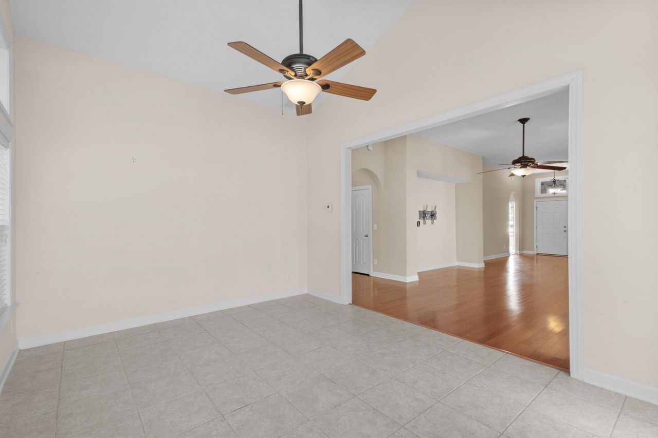 242 Barony Pl. Photo 15