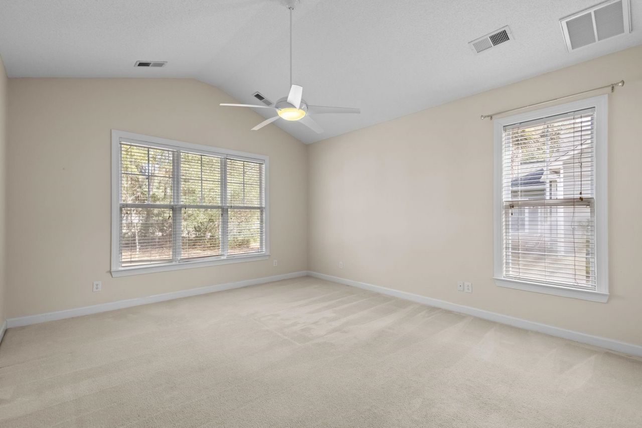 242 Barony Pl. Photo 16