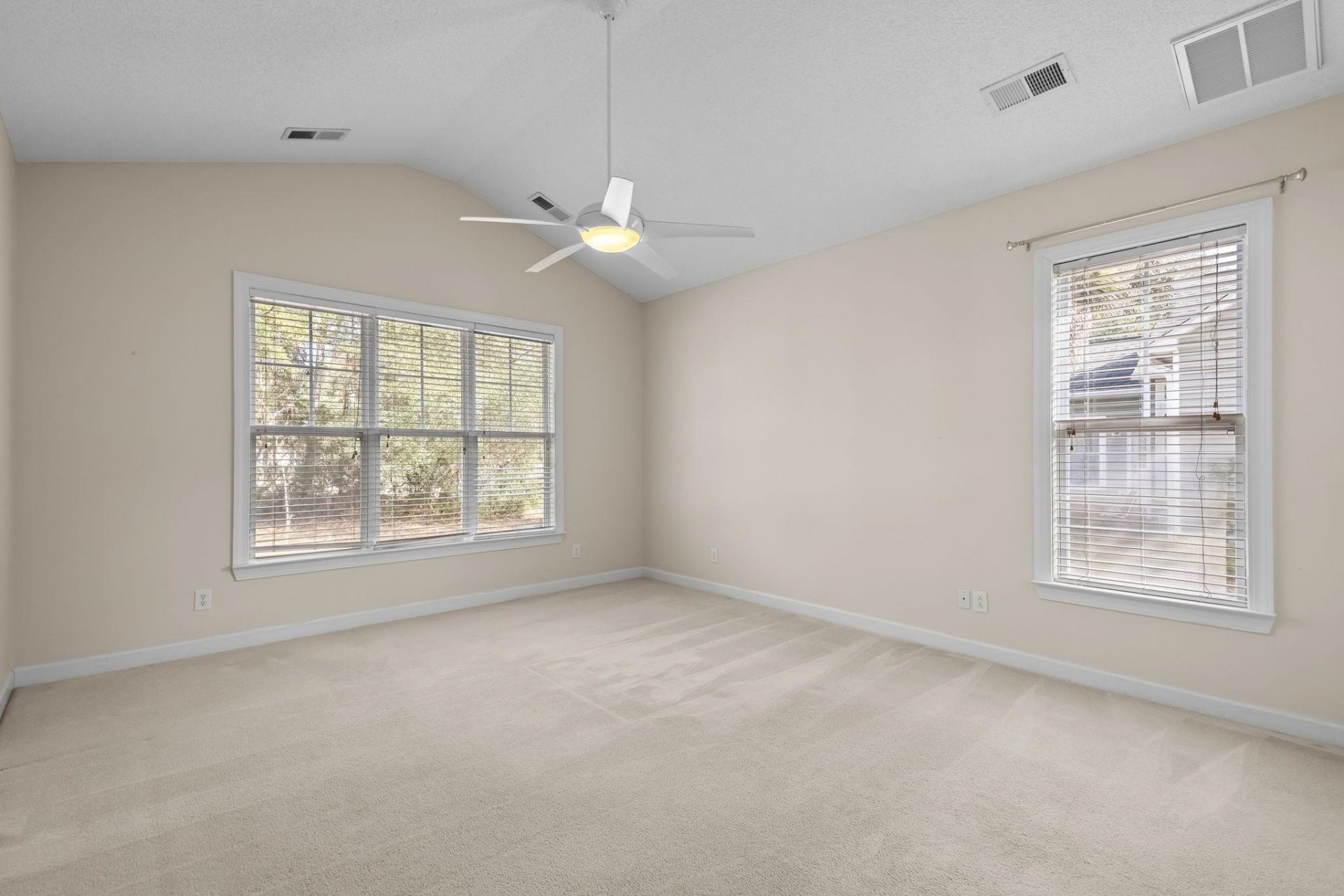242 Barony Pl. Photo 17