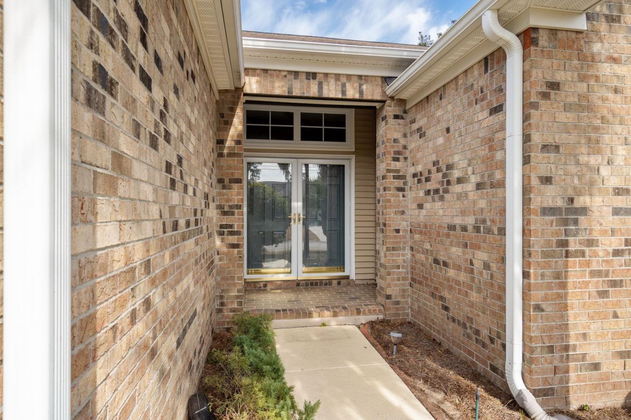 242 Barony Pl. Photo 2