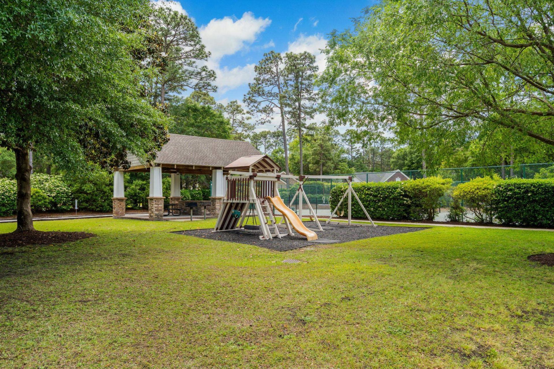 242 Barony Pl. Photo 34