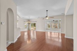 242 Barony Pl. photo 4