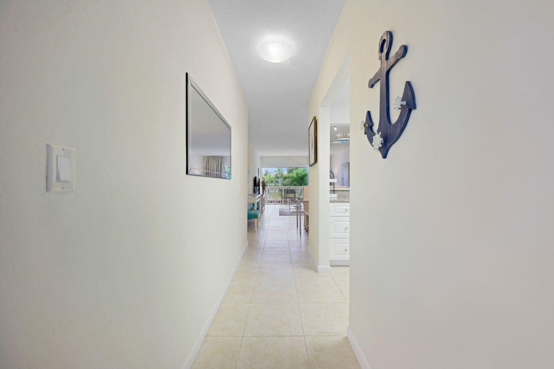 470 Paradise Isle Boulevard, Unit 206, Hallandale Beach, FL 33009 Photo