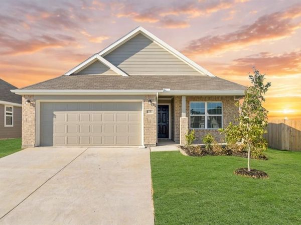 1104 Runway Road, Fort Worth, TX 76131