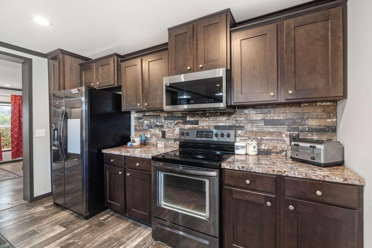 328 Rodeo Drive Photo 12