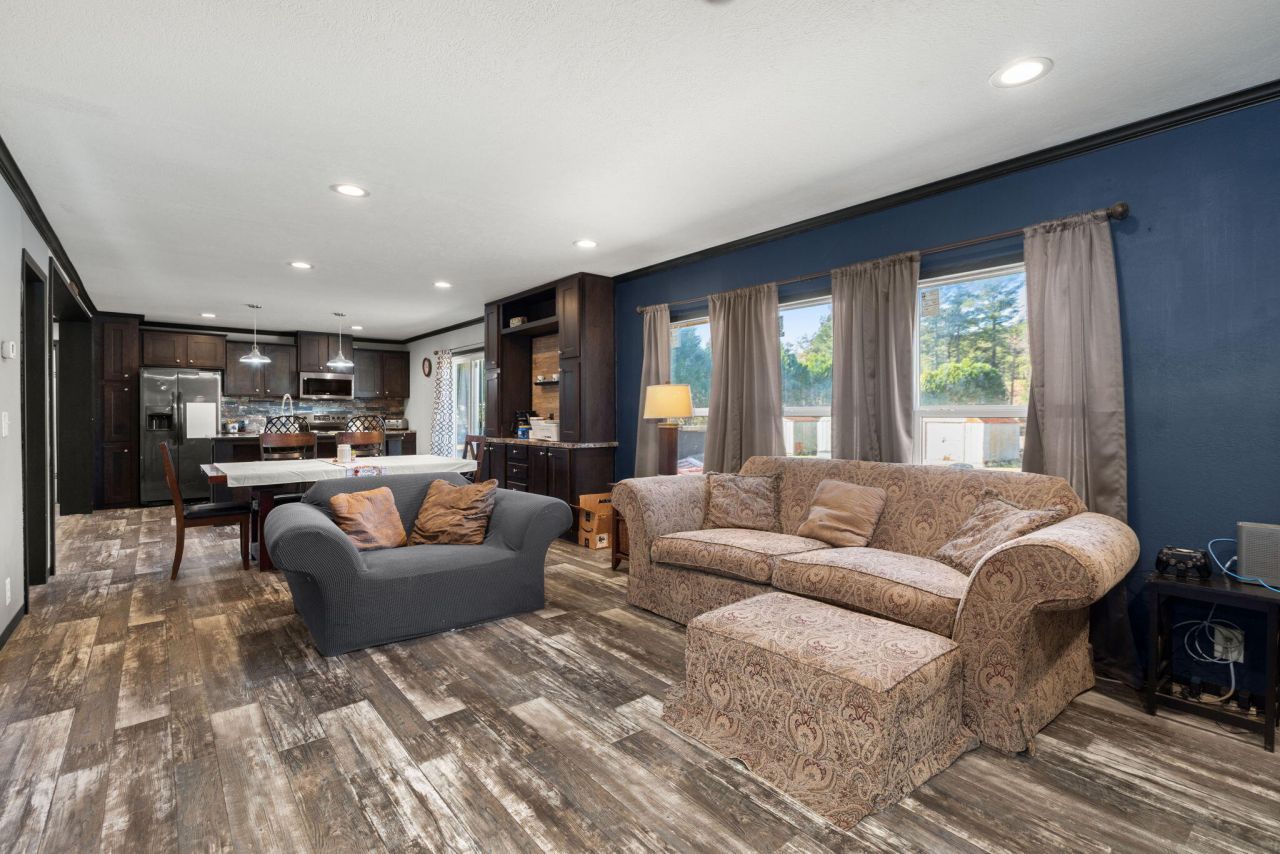 328 Rodeo Drive Photo 6